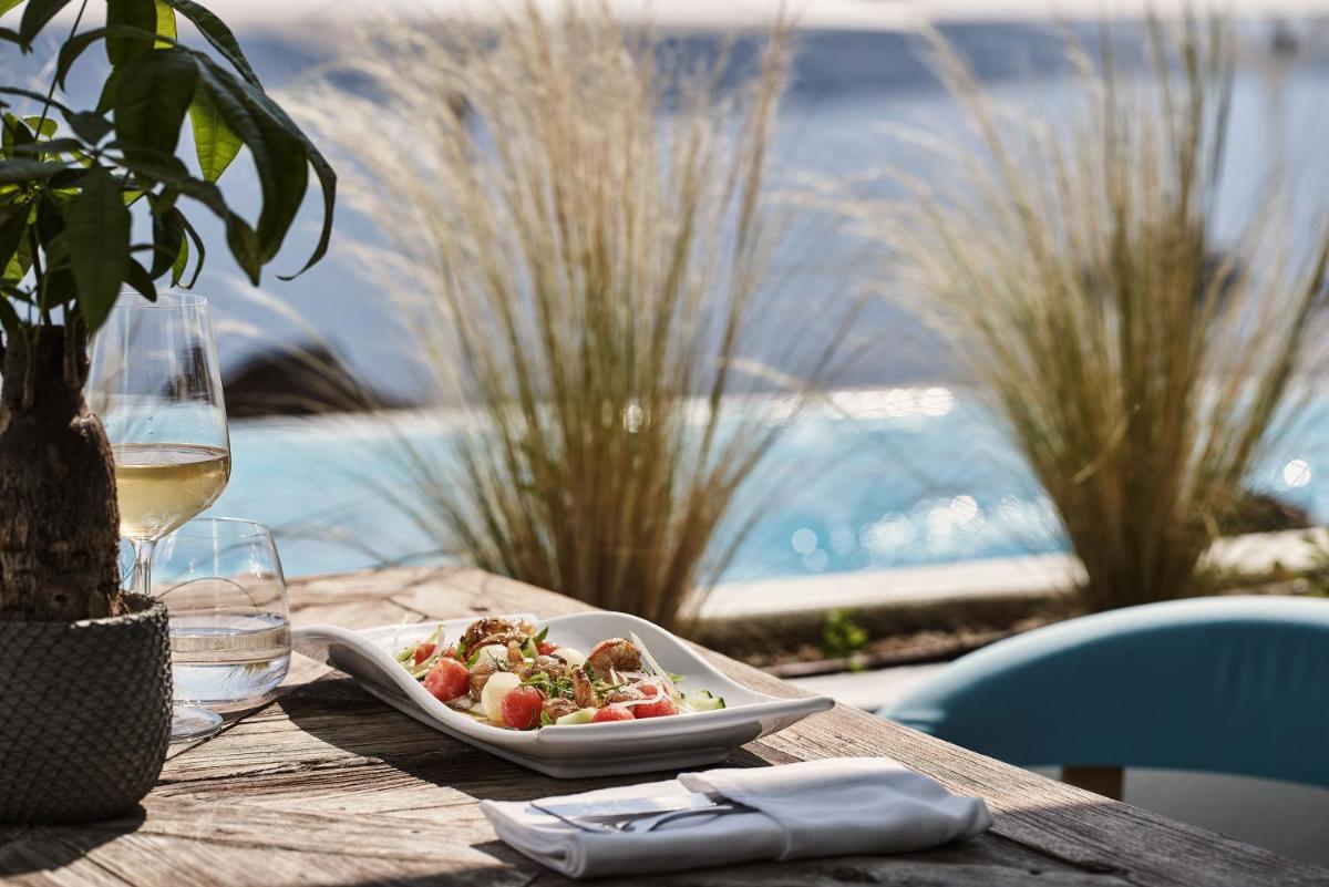Katikies Santorini - Gea House - The Leading Hotels Of The World